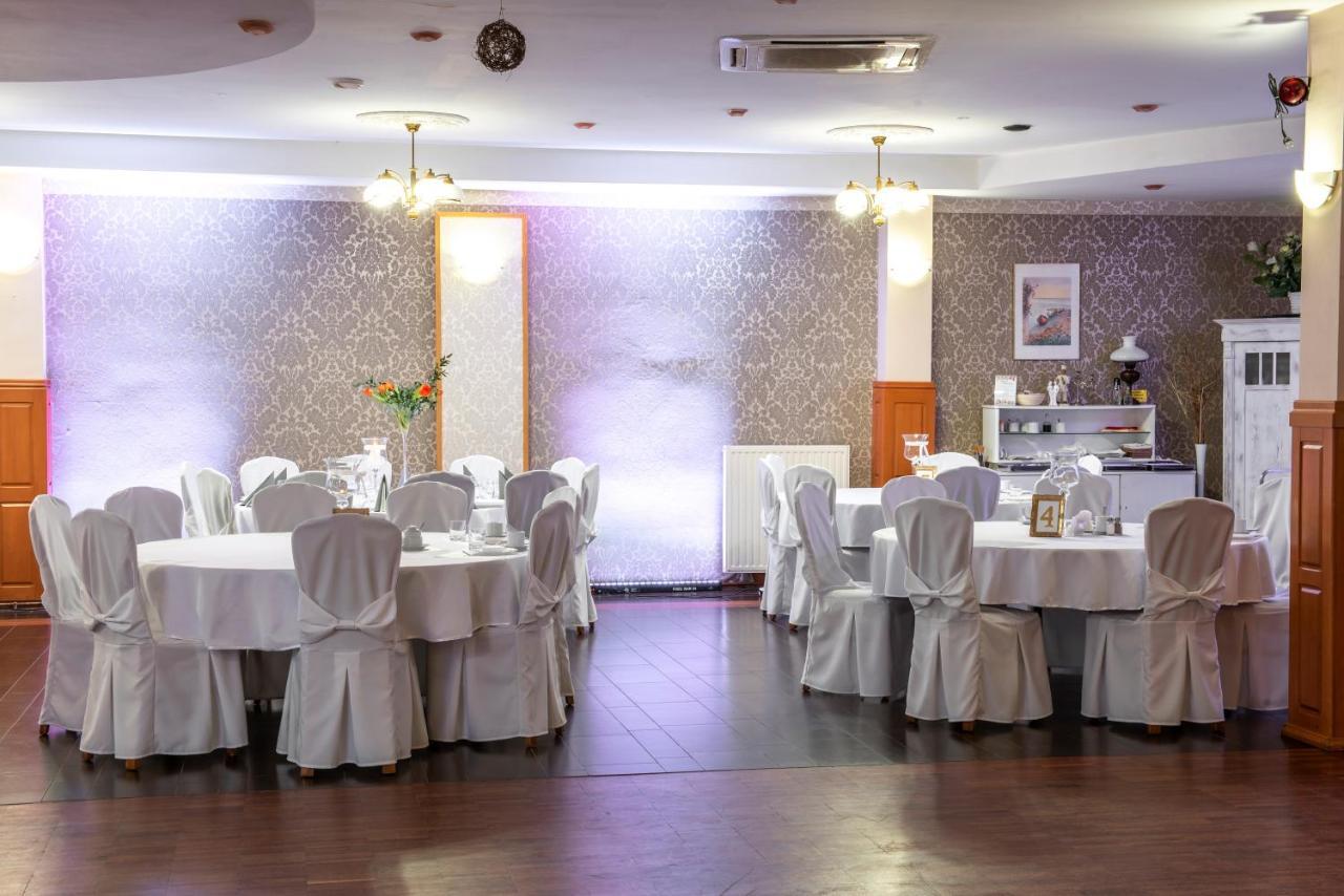 First Hotel Tczew Luaran gambar